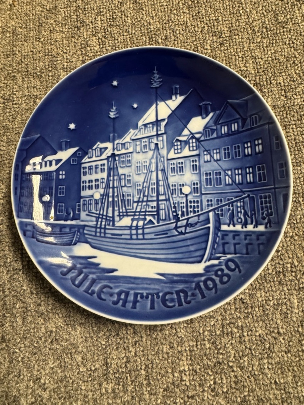 Bing & Grondahl Blue and White Harbor Holiday Plate 1989